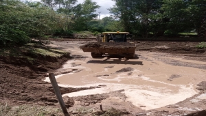 Sivas'ta selden etkilenen köyde temizlik çalışmaları sürüyor