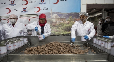 Türk Kızılay kurban etlerinin konserve yapılması sürecine ilişkin bilgi verdi