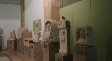 Tyana Antik Kenti'nde Roma dönemine ait mermerden kadın figürü bulundu