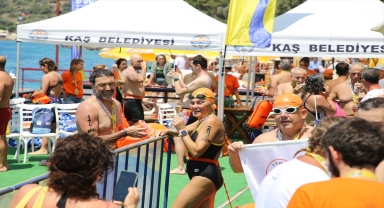 Uluslararası Meis-Kaş Yüzme Yarışı yapıldı