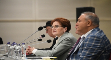 Akşener, partisinin İç Anadolu Bölgesi ilçe başkanlarıyla görüştü