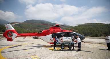 Alanya'da ambulans helikopter prematüre bebek için havalandı