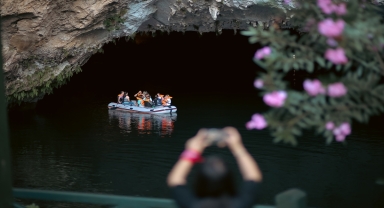 Altınbeşik Mağarası, sarkıt ve göletleriyle doğanın gizemini içinde barındırıyor