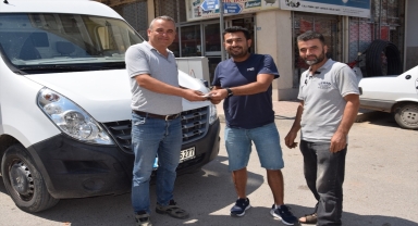 Antalya'da tarım işçisi yolda bulduğu cüzdanı sahibine teslim etti