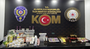 Antalya'da tütün mamulleri ve makaron kaçakçılığı operasyonu 