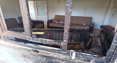 Antalya'da yangın çıkan ev kullanılamaz hale geldi