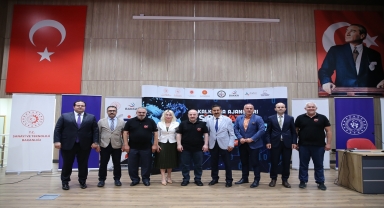 Bakan Varank'tan CHP'li Özgür Özel'e 