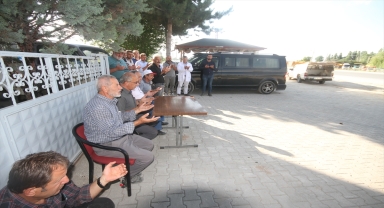 Beyşehir'de çiftçiler hasat sezonunu dualarla açtı