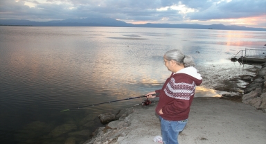 Beyşehir Gölü'nde grup vakti olta avcılığı görsel şölen sunuyor