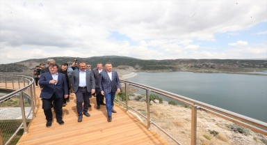 Cumhurbaşkanı Yardımcısı Oktay ve Bakan Kasapoğlu Yozgat'ta ziyaretlerde bulundu