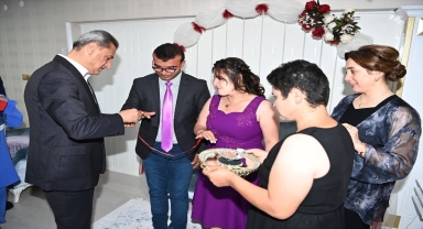 Damat adayı genç kadını Vali Karaömeroğlu’ndan istedi