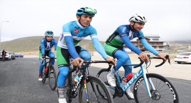 Dünyanın dört bir yanından bisiklet takımları Erciyes'i mesken tuttu