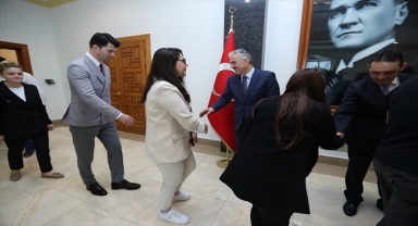 Eskişehir Valisi Ayyıldız, Valilik personeliyle bayramlaştı