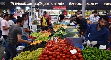 İç Anadolu'da arife gününde çarşılarda hareketlilik