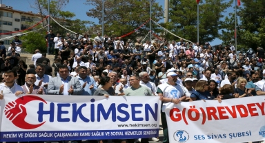 İç Anadolu'da sağlık çalışanlarından Dr. Ekrem Karakaya'nın öldürülmesine tepki