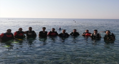 Kaş'ta 15 Temmuz şehitlerini anma dalışı