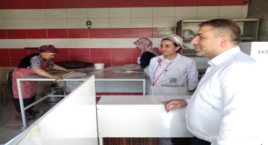 Kaymakam Baş, güvenlik güçleri ve esnafın bayramını kutladı