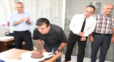 Kaymakam Pişkin'den şehit oğluna sürpriz doğum günü