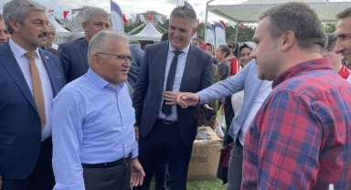 Kayseri'de amatör spor kulüplerine malzeme yardımı yapıldı