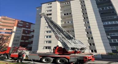 Kayseri'de binada çıkan yangında 5 kişi dumandan etkilendi