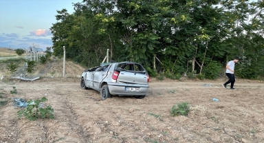 Kırıkkale'de devrilen otomobildeki 4 kişi yaralandı