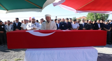 Kırklareli'ndeki trafik kazasında ölen piyade sözleşmeli er Ceyhun Erol Yozgat'ta toprağa verildi
