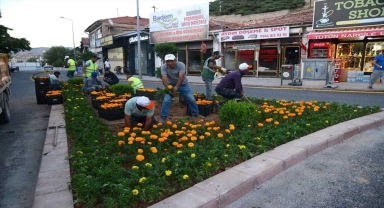 Kırşehir'de yol, kaldırım ve peyzaj çalışmaları devam ediyor