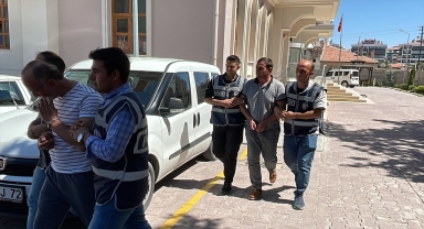 Konya'da kuyumcudan döviz çalan zanlılar Adana'da yakalandı