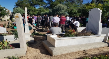 Konya'daki trafik kazasında ölen 5 gençten Ayşenur Boncuk'un cenazesi defnedildi