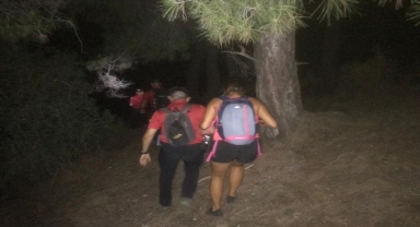 Likya yolunda mahsur kalan Rus turisti JAK timi kurtardı 