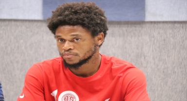 Luiz Adriano: 