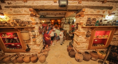 Memleketine kurduğu müzede 6 bin parça ata mirasını sergiliyor 