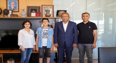 Özel Kipaş Ortaokulu, LGS'de tam puan alan öğrencisini ödüllendirildi