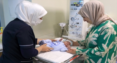 Savaş bebek 4 aylık zorlu yaşam mücadelesini kazandı