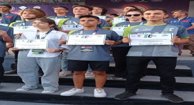 Serikli öğrencilerin elektrikli aracı TEKNOFEST'te ödül aldı