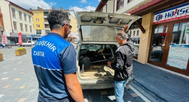 Seydişehir'de kanadı kırılan leylek tedaviye alındı