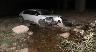Sivas'ta şarampole devrilen otomobilin sürücüsü yaralandı