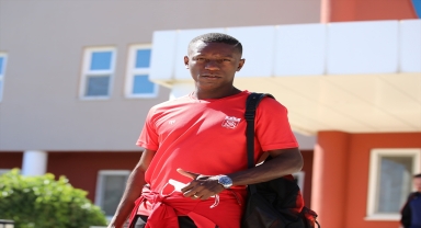 Sivasspor'un yarın Trabzonspor ile oynayacağı maçın kamp kadrosu belli oldu 