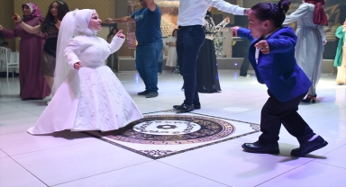 Sosyal medyada tanışan akondroplazili çift için ikinci düğün Sivas'ta yapıldı