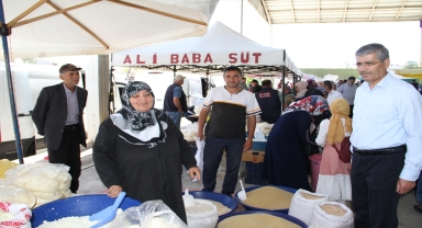 Suşehri'nde hayvan pazarında Kurban Bayramı yoğunluğu yaşanıyor