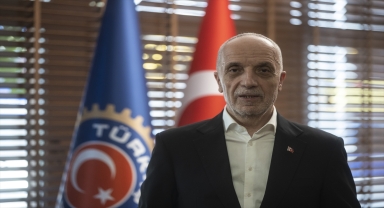 TÜRK-İŞ kuruluşunun 70. yılını kutluyor