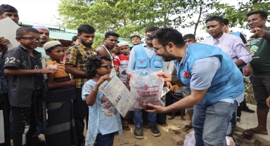Türkiye Diyanet Vakfı, Bangladeş'te vekalet yoluyla kurban kesimi ve dağıtımına başladı