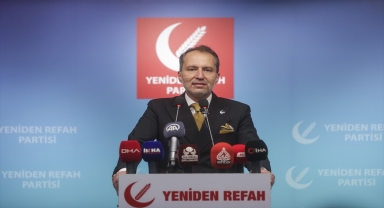 Yeniden Refah Partisi Genel Başkanı Erbakan'dan 
