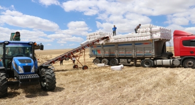 Yozgat'ta hububat hasadıyla birlikte saman mesaisi de başladı