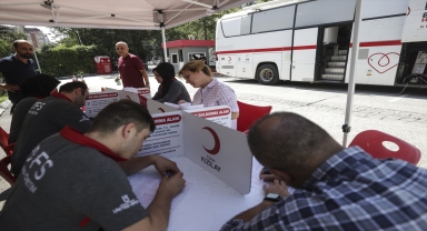 Anadolu Ajansı personeli kan bağışında bulundu