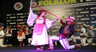 Antalya'da 6. Uluslararası Folklor Festivali başladı