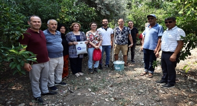 Antalya'da gübre israfını önlemek için çiftçilere toprak numunesi alma eğitimi
