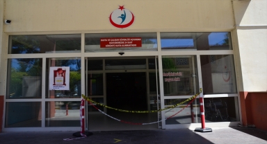 Antalya'da hastane acil servisinde çıkan bıçaklı kavgada 4 kişi yaralandı