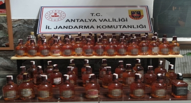 Antalya'da kaçak içki operasyonunda 3 kişi yakalandı