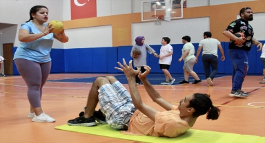 Antalya'da özel gereksinimli bireyler yaz okulunda becerilerini geliştiriyor 